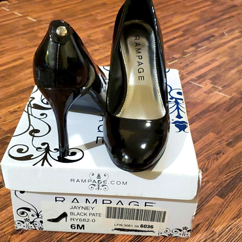 1/8

Rampage Jayney Womens Black Faux Patent Leath